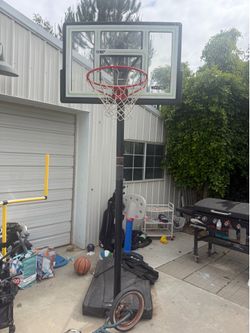 Lifetime basketball hoop