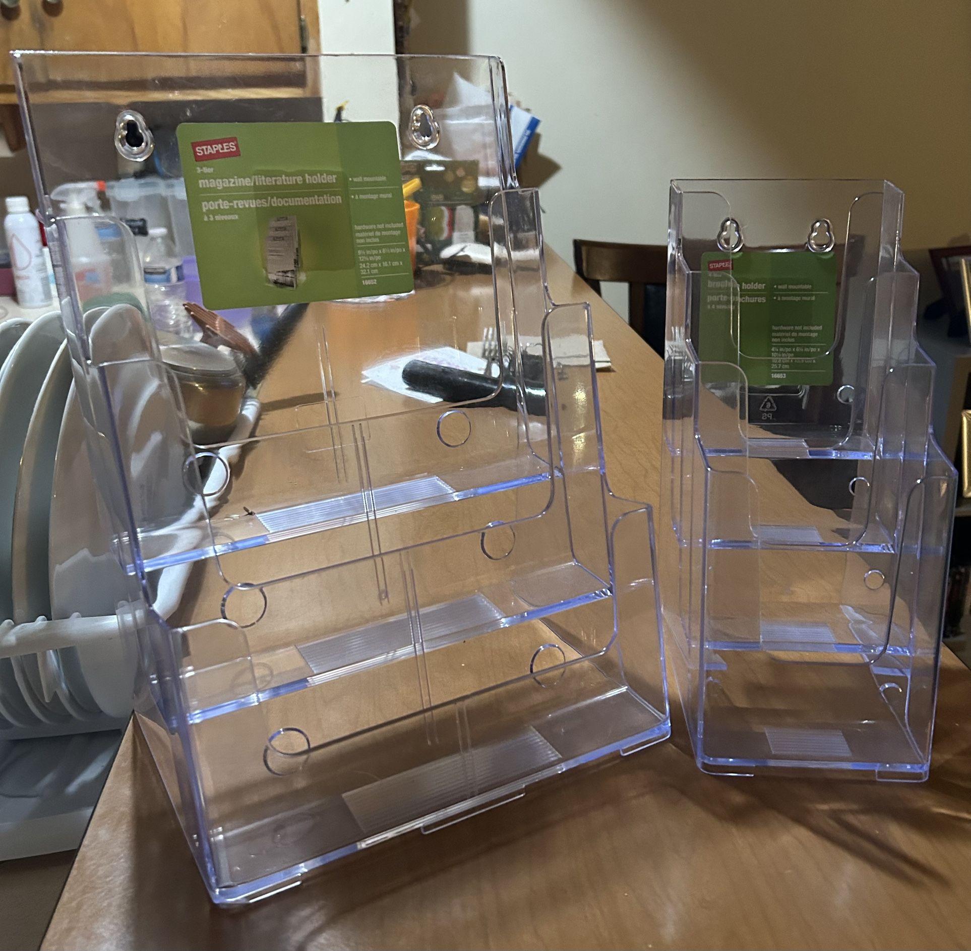 Magazine & Brochure Holders