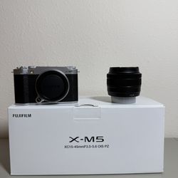 Fujifilm X-M5 Silver with XC15-45mmF3.5-5.6 OIS PZ Lens Kit