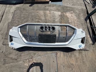 2019 2020 2021 2022 2023 AUDI ETRON E-Tron front bumper cover used original OEM