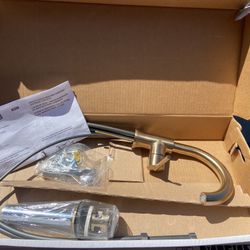 Delta Lavatory Centerset Faucet