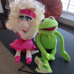 Mrs Piggy And Kirmy Set