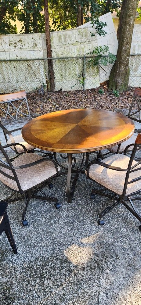 5 Piece Dining Set DELIVERY AVAILABLE