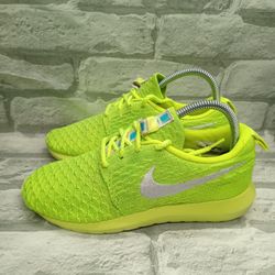 Nike Womens Roshe Flyknit Size 6.5 Voltage Green Lace Up Sneaker Shoes