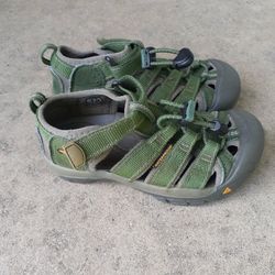 KEEN 1008547 Newport Garden Green/Brindle H2 Hiking Sandals Kids (Size 12)

