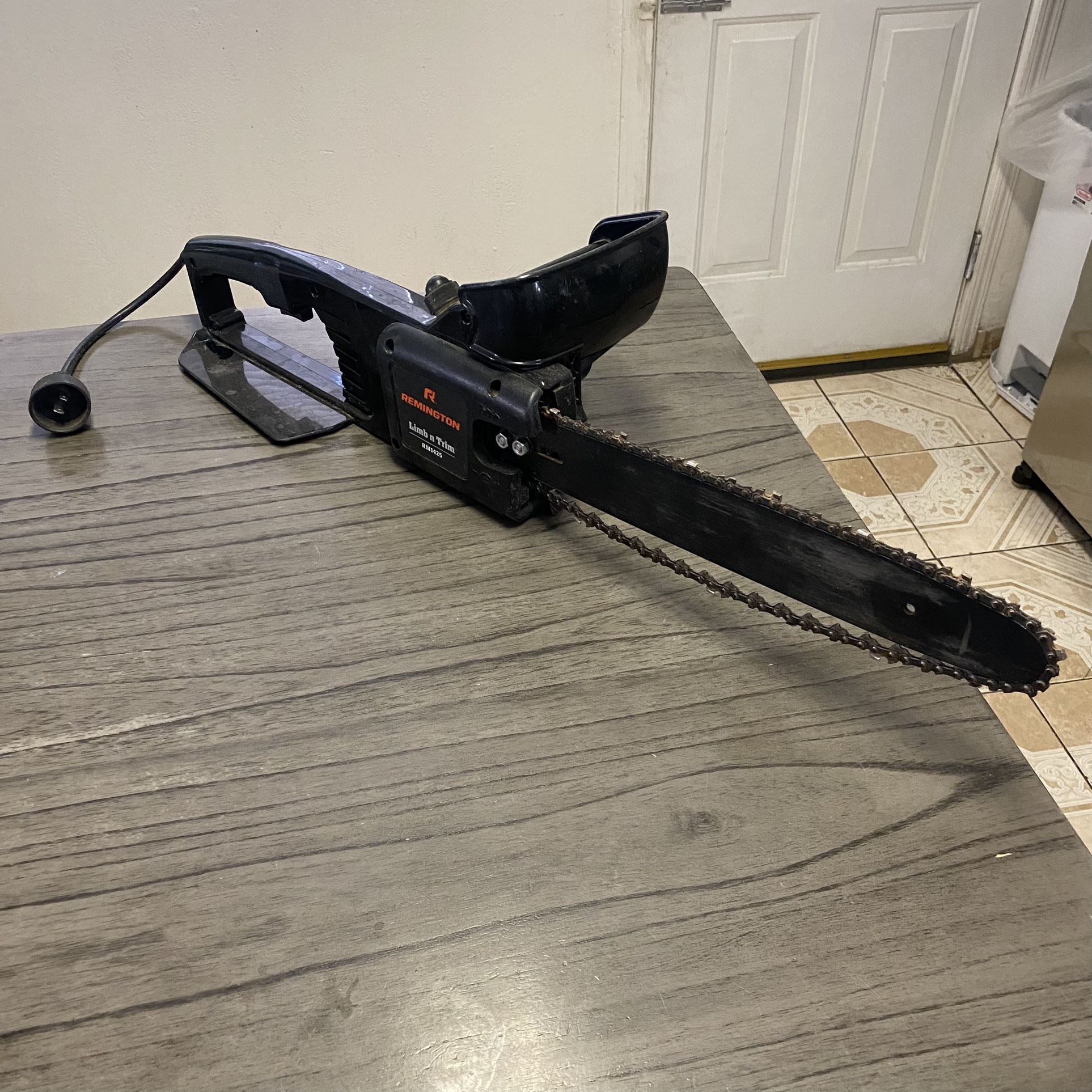 Remington Limb N Trim RM1425 14 Inch Chain Saw