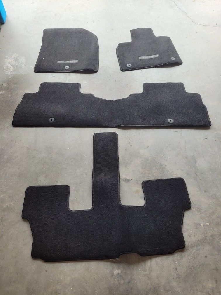 2024 Hyundai Palisade Stock Floor Mats