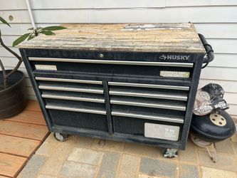 Husky Mobile Work Bench