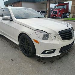 2011 Mercedes e350 $3,500 price firm, South Houston, fully loaded, runs good needs, passenger rotor or hub, not sure. Price firm