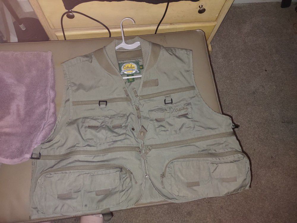Hunting/ Fishing Vest From CABELA'S for Sale in Phoenix, AZ - OfferUp