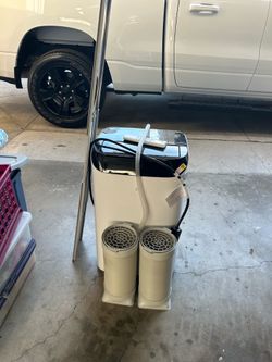 Portable AC. LIKE NEW