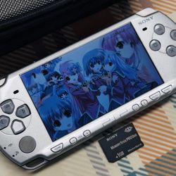 Sony PSP-2001 Silver Console Bundle w/Charger And Carrying Case Fast Shipping