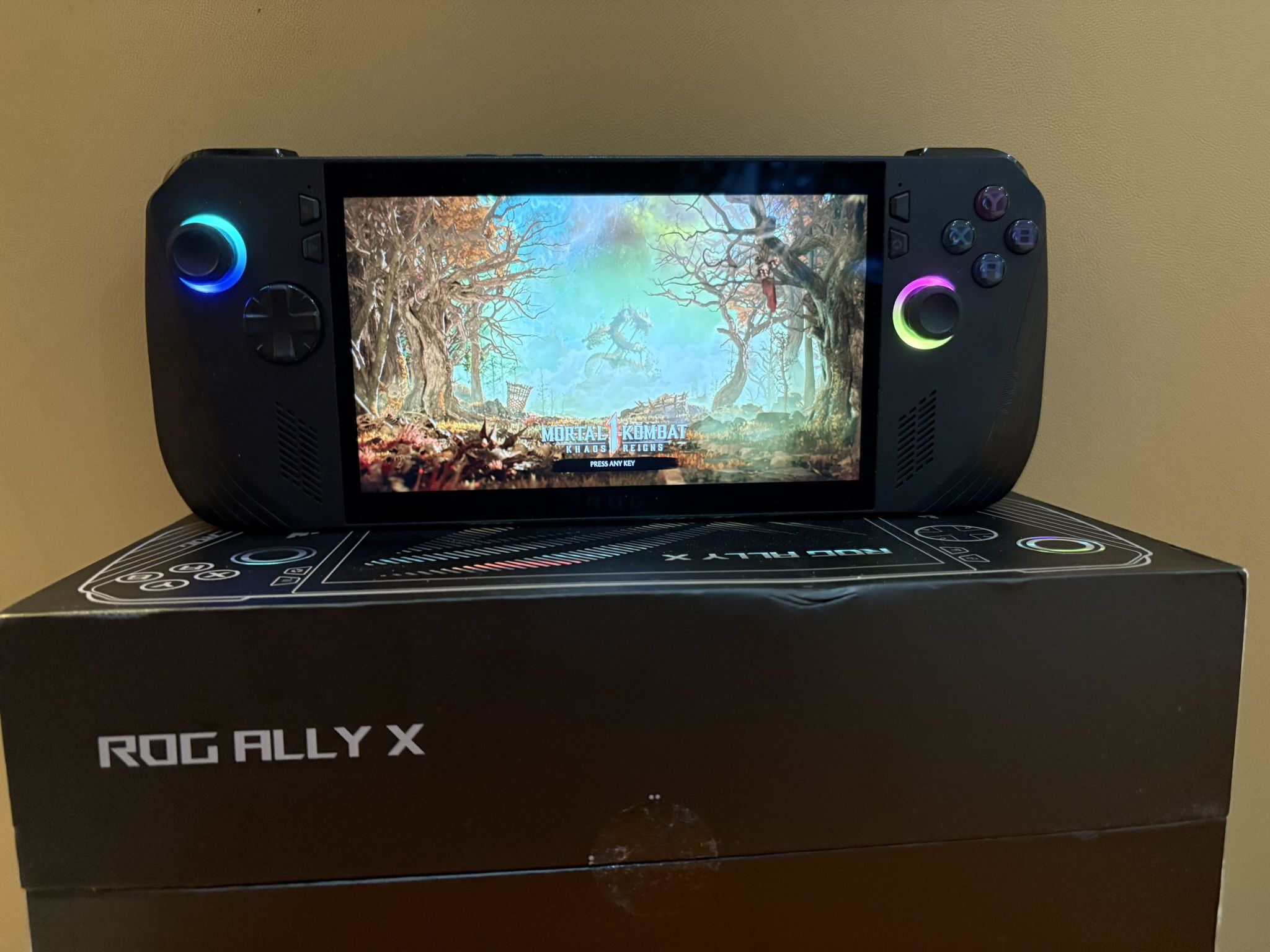 Used Rog Ally X ( Less Than 20 Hours Of Playtime).
