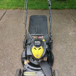 Brute Lawnmower 22" Self-propelled 