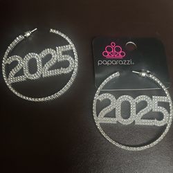 “2025” Hoop Earrings & Pearl Stretchy Bracelet $5 Each