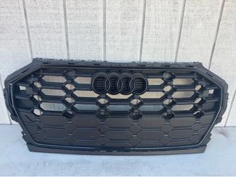 Audi Q5 S-Line Sportback Grill W/brackets 2021-2024 OEM