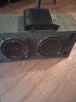2 subwoofers in a box
