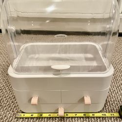 Cosmetic Storage Box with Handle