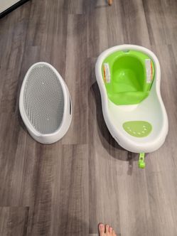 Free baby bathtubs x2
