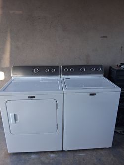 MAYTAG Washer And Dryer Electric Set