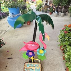 Welcome To The Pool Flamingo Yard Art. $60 cada una, Planters, Plants, Pottery, Talavera, Clay Pots.