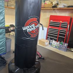 Century XXL Wavemaster Freestanding Heavy Bag