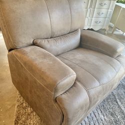 Like New 6 Months Old Microsuede Electric Recliner 