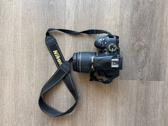 Nikon D3400 DSLR Camera + 18-55mm lens + Extra Batteries Excellent condition