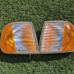 Side Corner Headlight/Turn Signal Lamps