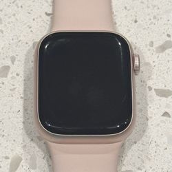 Light Pink Series 9 Apple Watch 41mm