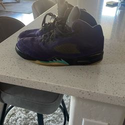 Jordan 5s Retro “Alternate Grapes”