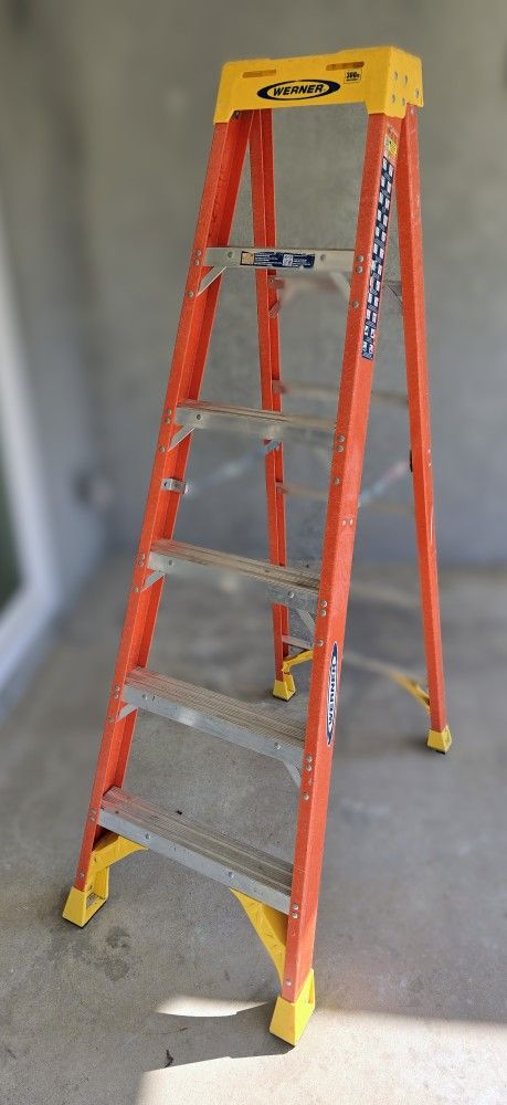 Werner Fiberglass Step ladder