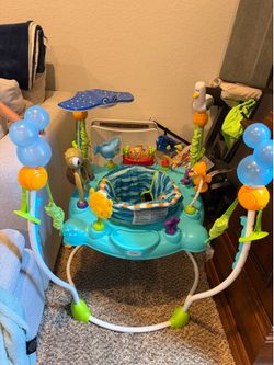 Baby activity center/jumper