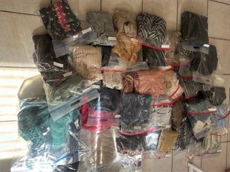 Lot of Women, Men Used Jackets, Sweaters, Dresses, Blouses, (M)Shirts, Jeans, Pants