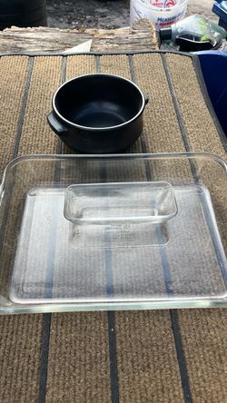 Glass Baking Dish with Lid and Black Pot
