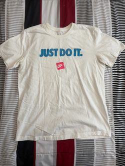 WHITE NIKE JUST DO IT TEE SHIRT