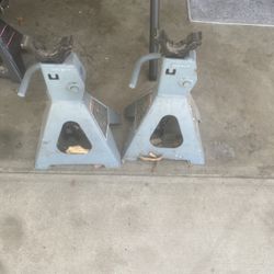 2 Jack Stands 