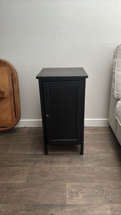 End Table/Night Stand