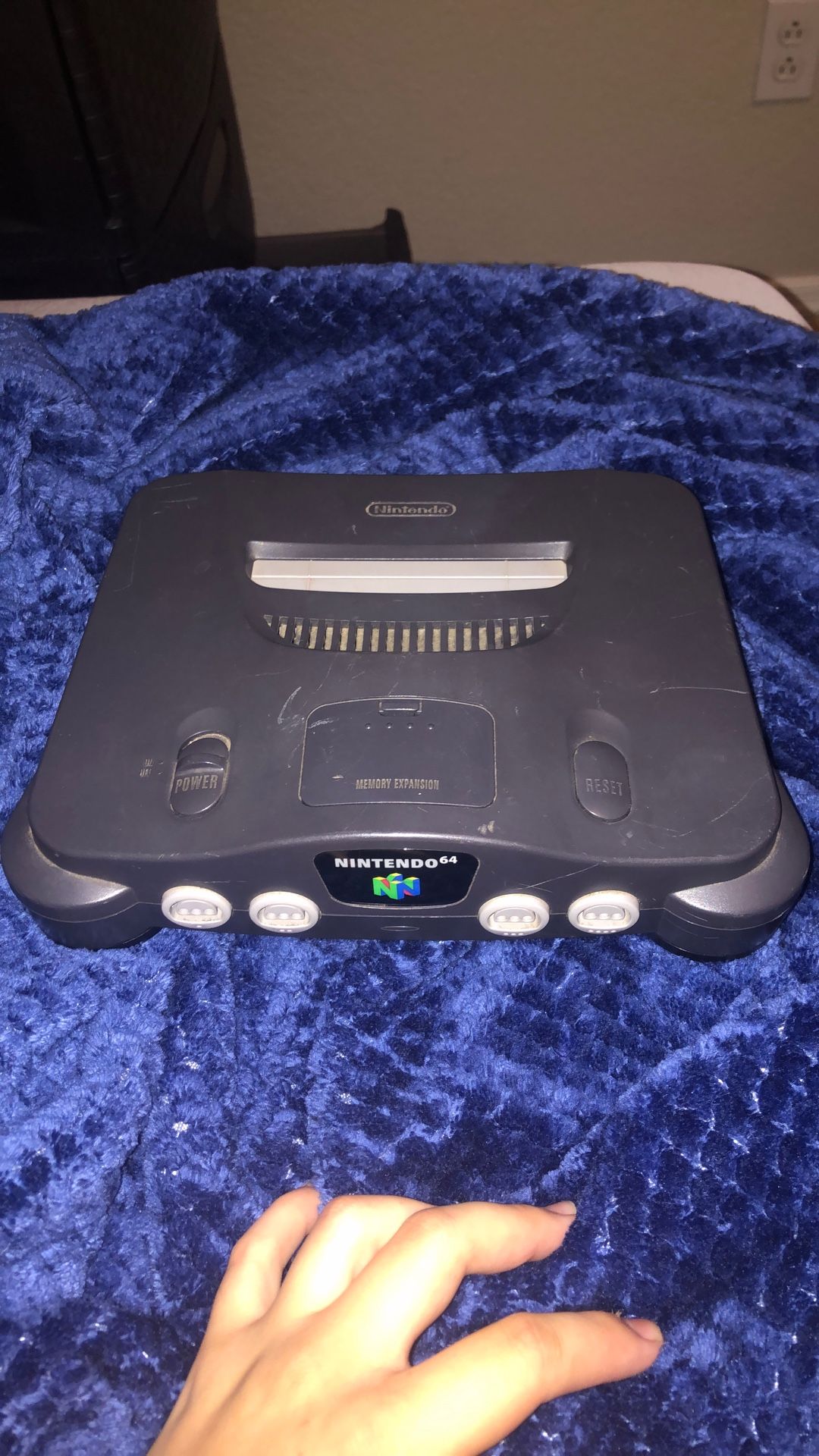 Nintendo 64 With 2 Controllers