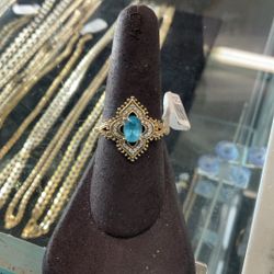 10KT Gold Ring W/ Blue Stone Center 36720-1