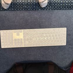 Apple wireless keyboard