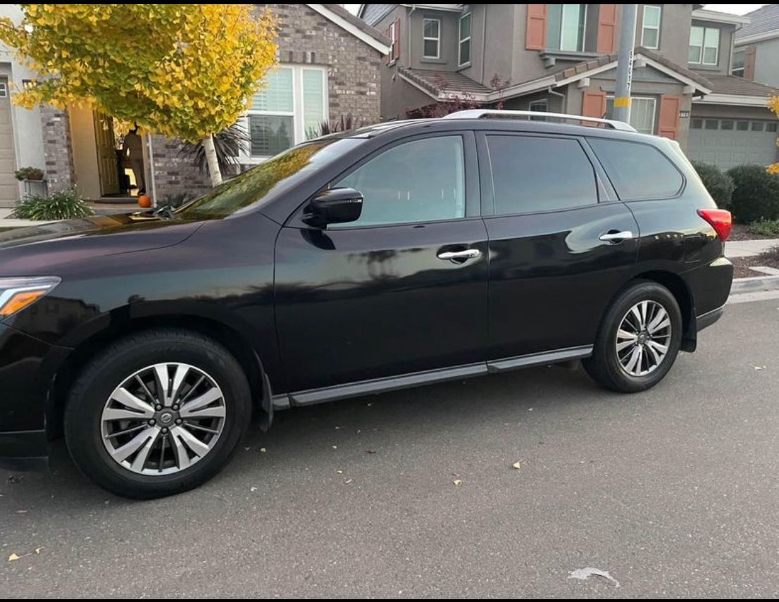 2017 Nissan Pathfinder