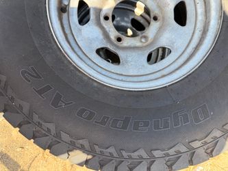 Toyota LandCruiser FJ62 stock wheels