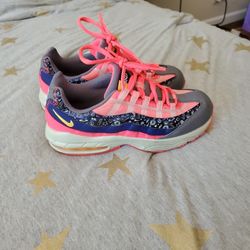 Girls Sz 3 Nikes