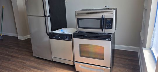 Refrigerator,Stove,Washer,Dryer,Microwave,Dishwasher.