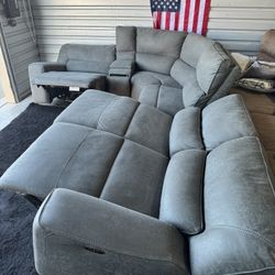 Free Delivery* Gray Sectional Reclining Sectional!