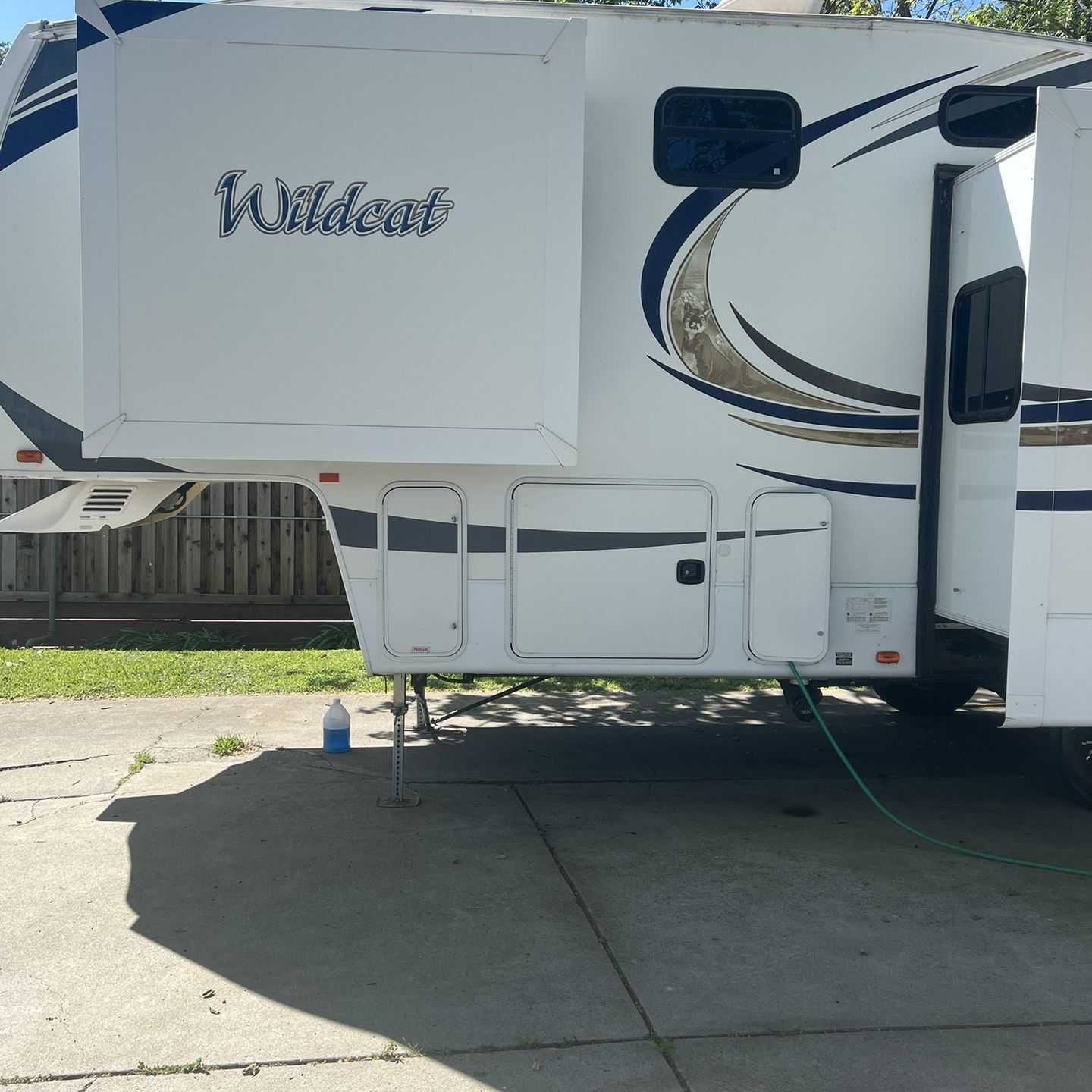 29ft Forest River Wildcat Fifth Wheel