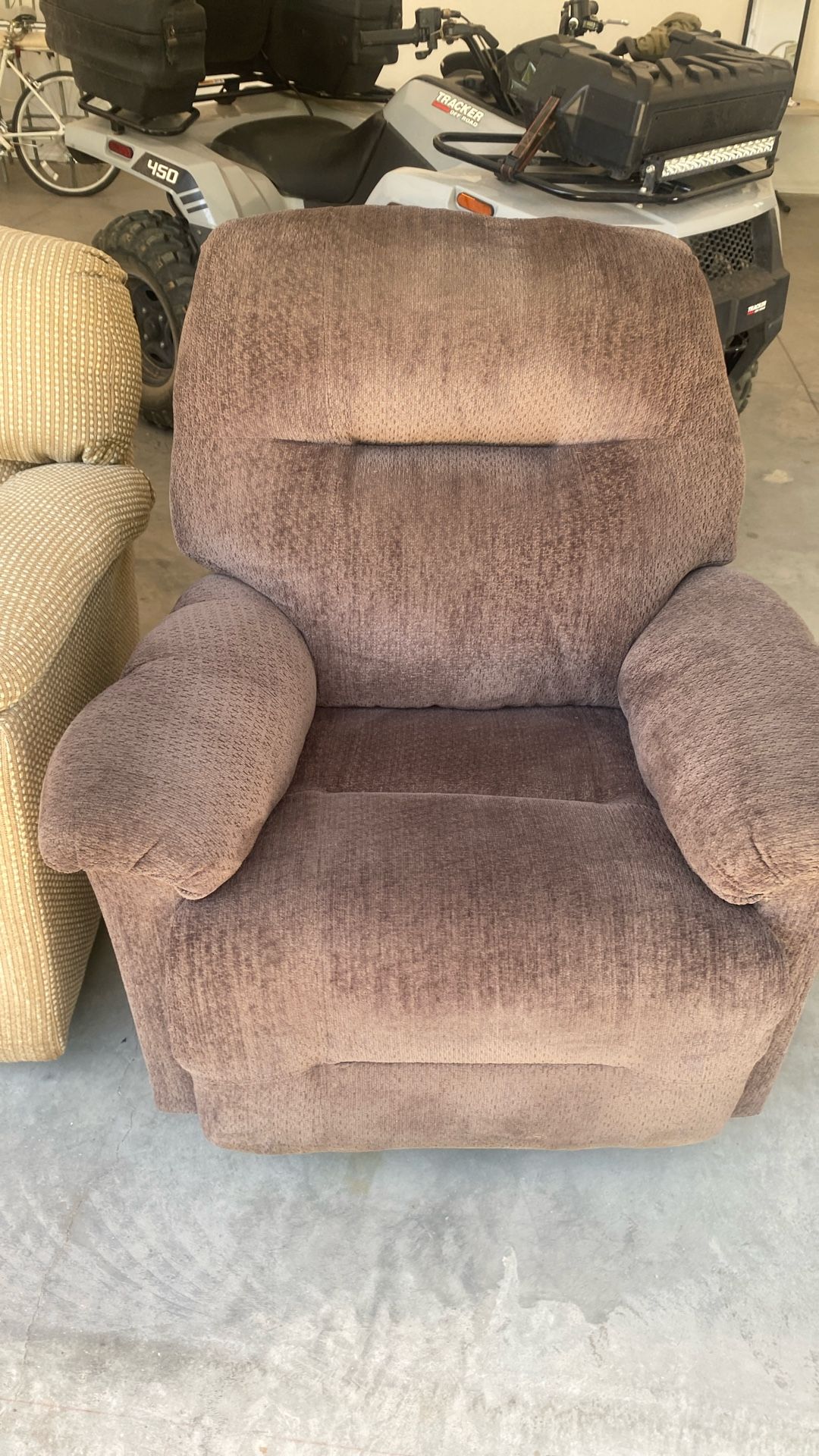 2 Recliners
