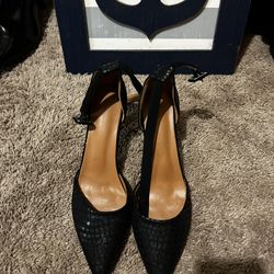 Basic Black Ankle Strap