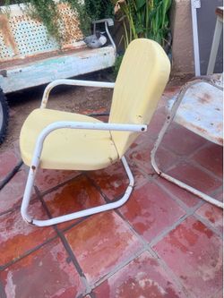 2 vintage chairs need repair